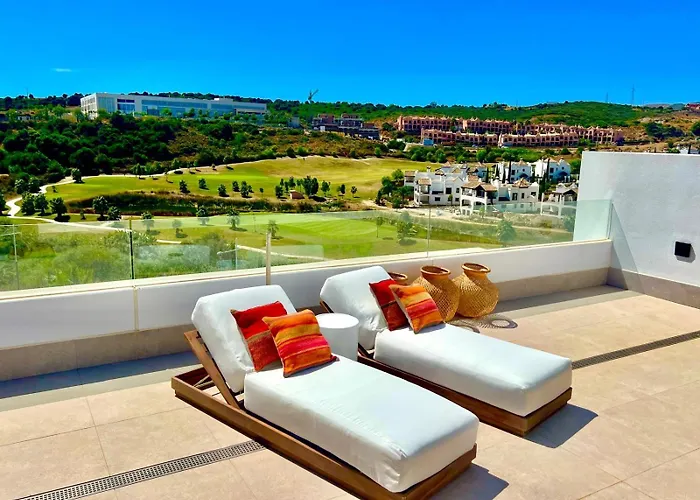 Deluxe Azahar Sea Views 1-2 شقة *